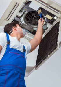 Serviço de Ar Condicionado em Maringá | Assistência Técnica Perto de Mim servico-de-ar-condicionado.jpg(1)